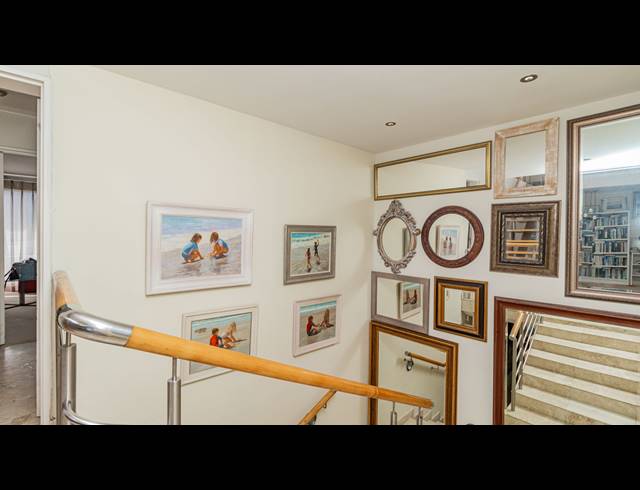 6 BEDROOM HOUSE FOR SALE IN BLOUBERGSTRAND